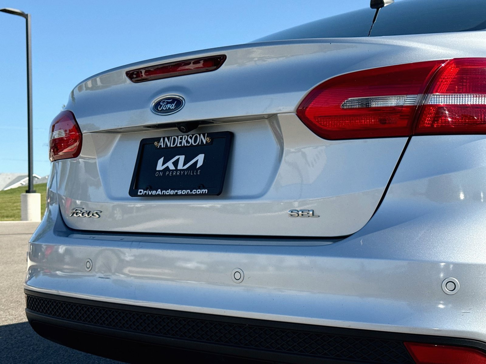 Used 2018 Ford Focus SEL w/ Cold Weather Package FWD image 6