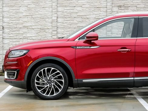 Used 2019 Lincoln Nautilus Reserve image 14