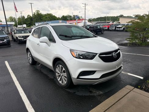 Used 2020 Buick Encore Preferred FWD image 2
