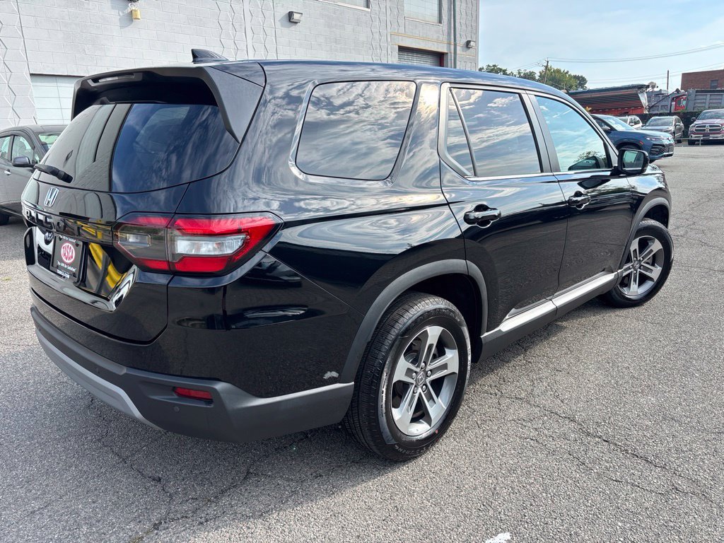 Used 2023 Honda Pilot EX-L image 6