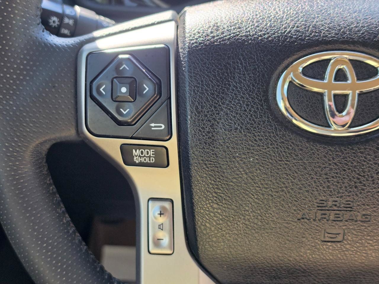 Used 2017 Toyota 4Runner SR5 Premium AWD/4WD image 19