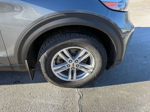 Used 2022 Ford Explorer XLT w/ Equipment Group 202A image 28