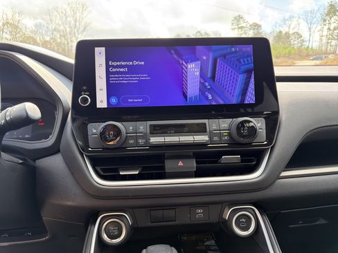 Used 2025 Toyota Grand Highlander AWD image 29