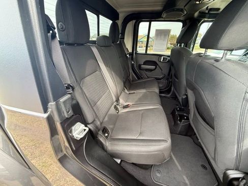 Certified 2022 Jeep Gladiator Sport image 12