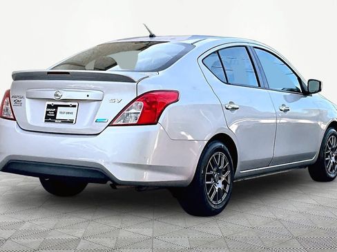 Used 2015 Nissan Versa SV FWD image 12