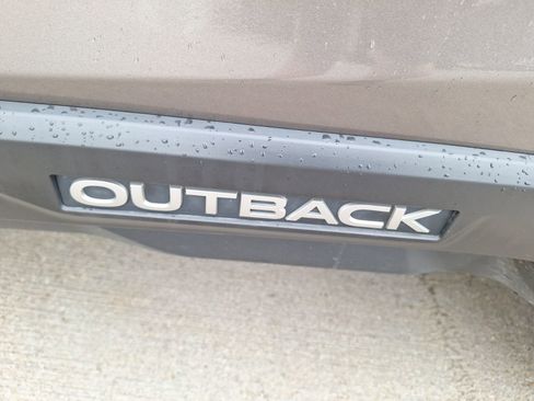 Used 2022 Subaru Outback Premium image 15