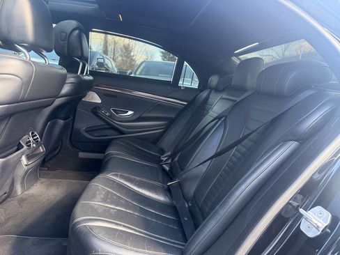 Used 2015 Mercedes-Benz S 550 4MATIC Sedan w/ Sport Package image 11