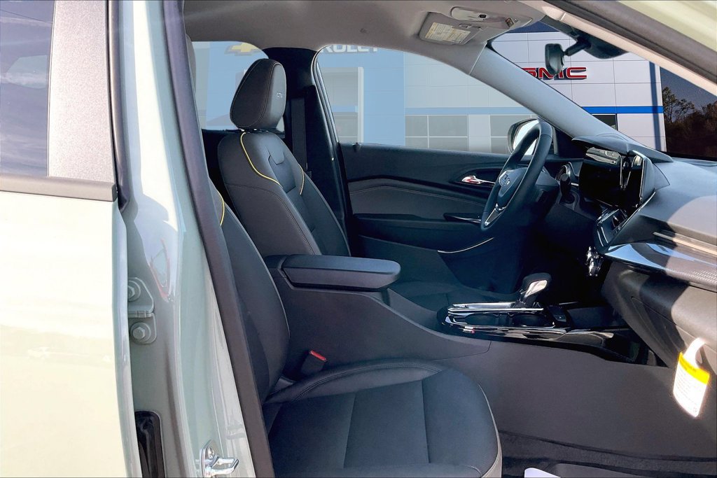 New 2026 Chevrolet Trax ACTIV w/ Sunroof Package FWD image 9