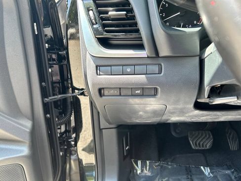 Used 2021 Nissan Rogue SV w/ Premium Package FWD image 24