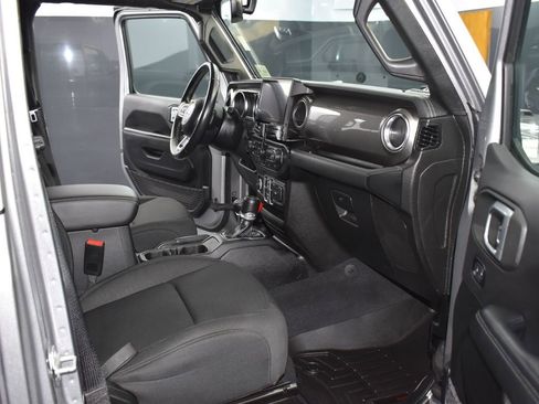 Used 2020 Jeep Wrangler Unlimited Sahara w/ Uconnect 4C Nav & Sound Group image 12