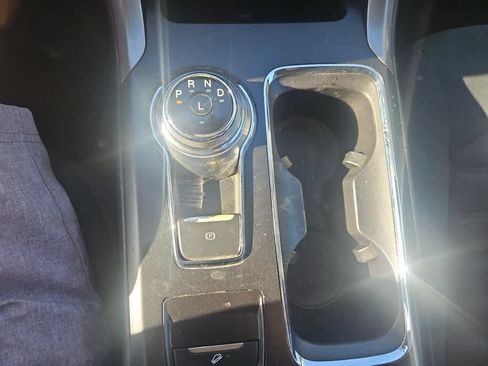 Used 2017 Ford Fusion SE FWD image 18