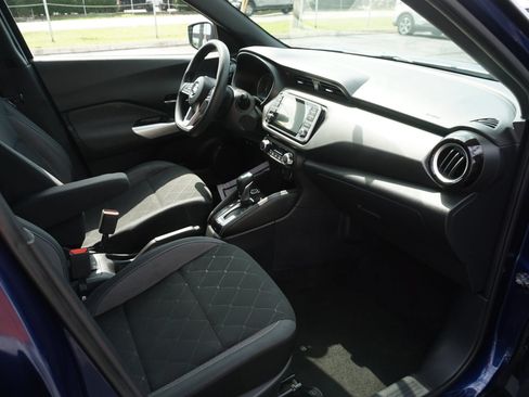 Used 2019 Nissan Kicks SV FWD image 23