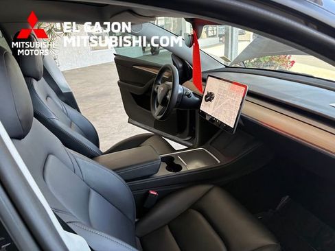 Used 2023 Tesla Model Y Performance AWD/4WD image 17