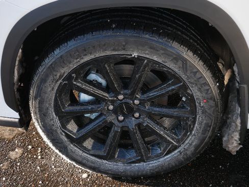 Certified 2026 Toyota Highlander XLE image 15