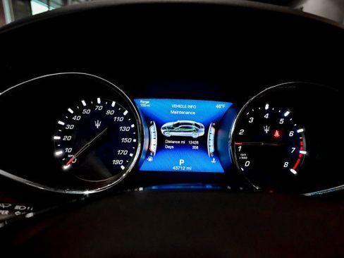 Used 2018 Maserati Quattroporte S GranLusso Q4 AWD/4WD image 31