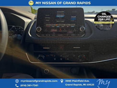 Used 2023 Nissan Rogue S AWD/4WD image 22