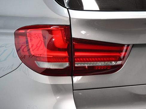 Used 2018 BMW X5 xDrive35d w/ M Sport Package AWD/4WD image 13