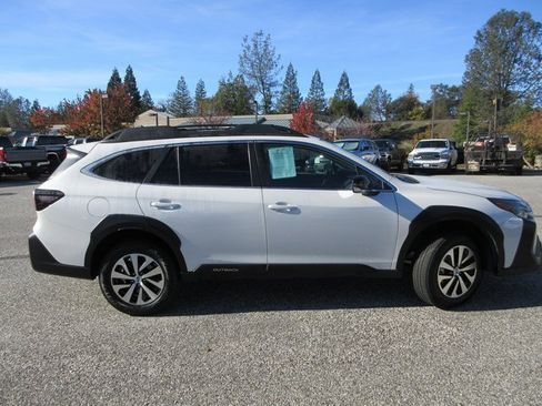 Used 2024 Subaru Outback Premium image 3