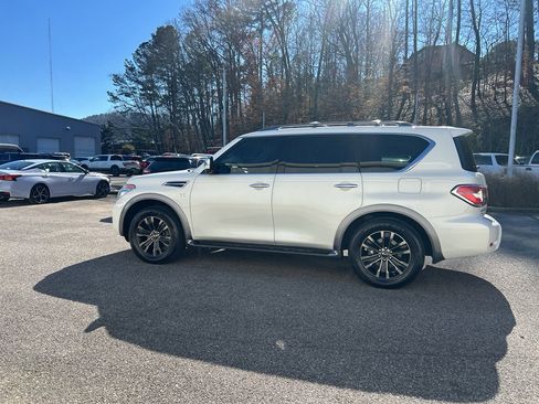 Used 2018 Nissan Armada Platinum image 6