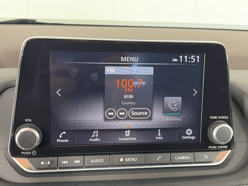 Used 2023 Nissan Rogue SV AWD/4WD image 17