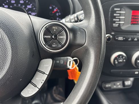 Used 2015 Kia Soul + FWD image 23
