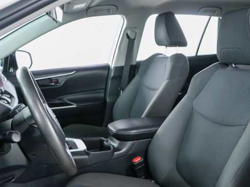 Used 2024 Toyota RAV4 LE FWD image 23