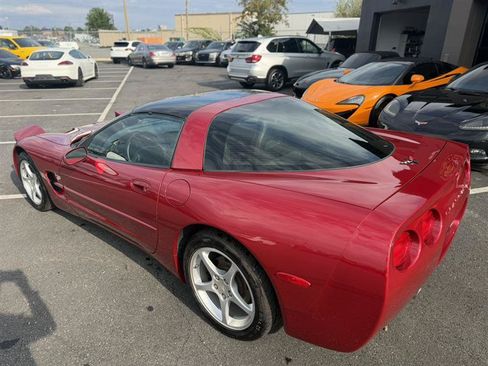 Used 2000 Chevrolet Corvette Coupe w/ Performance Handling Pkg RWD image 8
