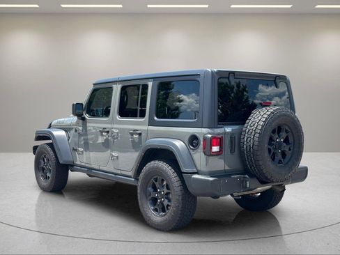 Used 2021 Jeep Wrangler Unlimited Sport AWD/4WD image 3