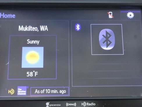 Used 2019 Toyota Highlander XLE FWD image 18