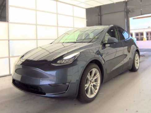 Used 2021 Tesla Model Y Long Range AWD/4WD image 4