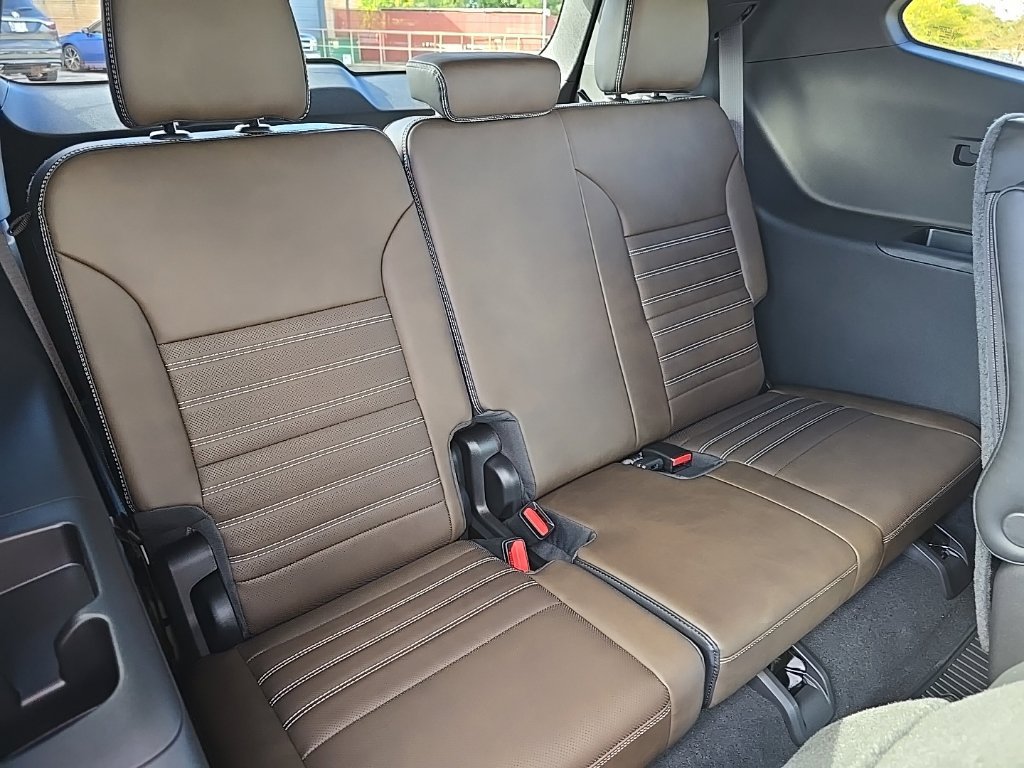 New 2027 GMC Acadia Denali Ultimate w/ LPO, Floor Liner Package AWD/4WD image 13
