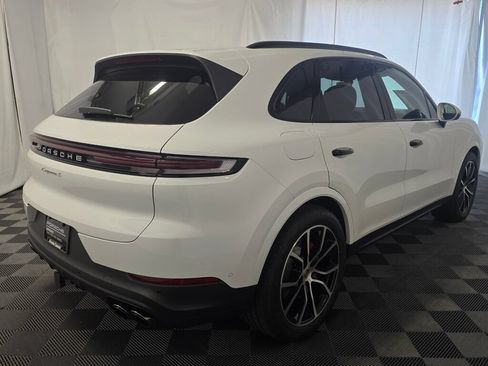 Certified 2025 Porsche Cayenne S AWD/4WD image 7