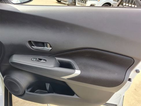 Used 2023 Nissan Kicks SV image 31