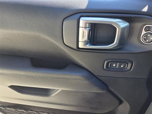 Certified 2022 Jeep Wrangler Unlimited Sahara image 27