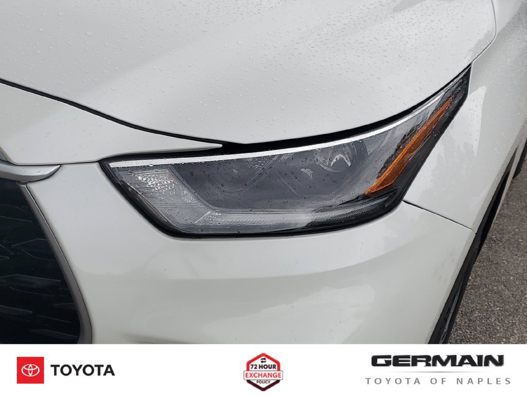 Used 2021 Toyota Highlander XLE FWD image 15