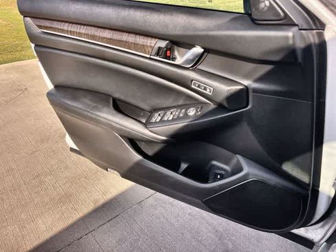 Used 2021 Honda Accord EX-L image 30