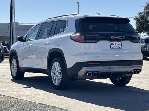 Used 2024 GMC Acadia Elevation image 9