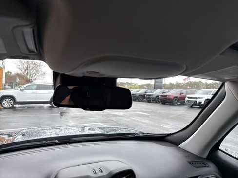 Used 2021 Jeep Renegade Latitude w/ Convenience Group image 17