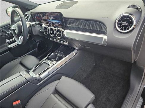 Used 2026 Mercedes-Benz GLB 250 image 20