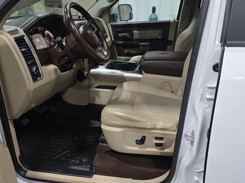 Used 2014 RAM 1500 Laramie image 8