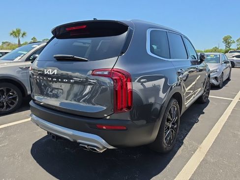 Certified 2022 Kia Telluride SX w/ Towing Package FWD image 14