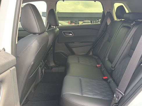 New 2026 Nissan Rogue Platinum AWD/4WD image 34