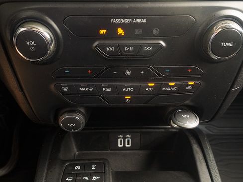 Used 2019 Ford Ranger XLT w/ Equipment Group 301A Mid RWD image 20