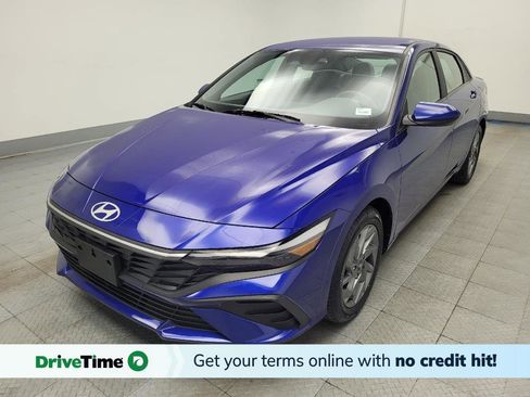 Used 2024 Hyundai Elantra SEL image 1