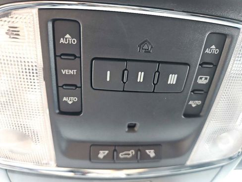 Used 2014 Jeep Grand Cherokee Overland w/ Advanced Technology Group AWD/4WD image 23