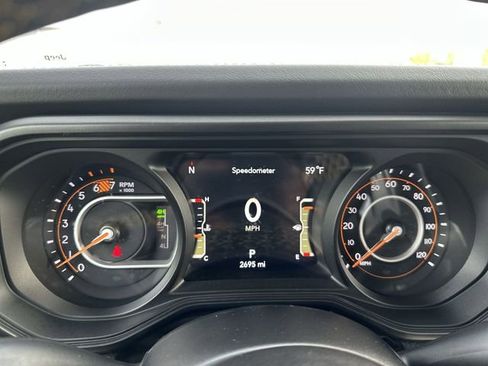 Used 2025 Jeep Wrangler Unlimited Rubicon 392 AWD/4WD image 12