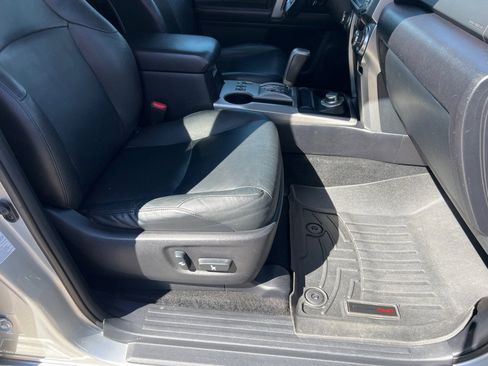 Used 2013 Toyota 4Runner Limited image 14