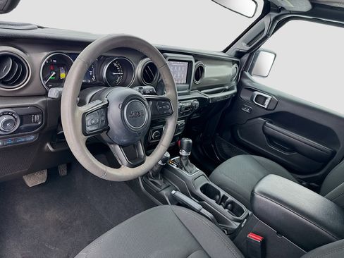 Used 2023 Jeep Wrangler Unlimited image 7