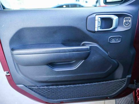 Used 2021 Jeep Wrangler Unlimited Sport image 26