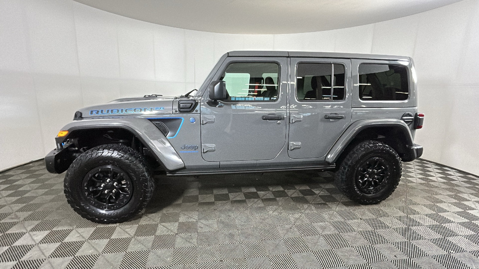 Used 2023 Jeep Wrangler Unlimited Rubicon 4xe AWD/4WD image 7